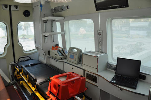 同心县救护车内部